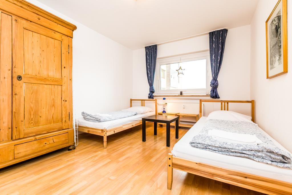 Apartment Köln Neubrück Zimmer foto